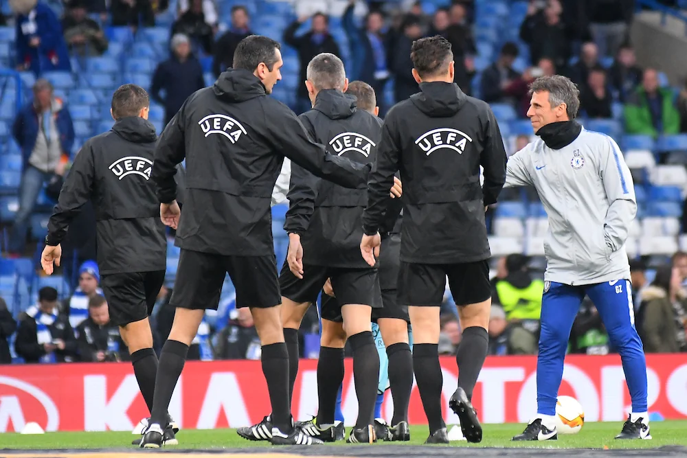 Gianfranco Zola här som assisterande tränare för Chelsea