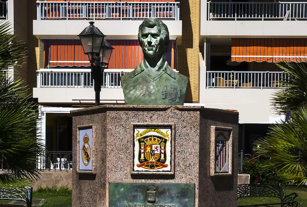 Staty av Juanito i Fuengirola där han föddes