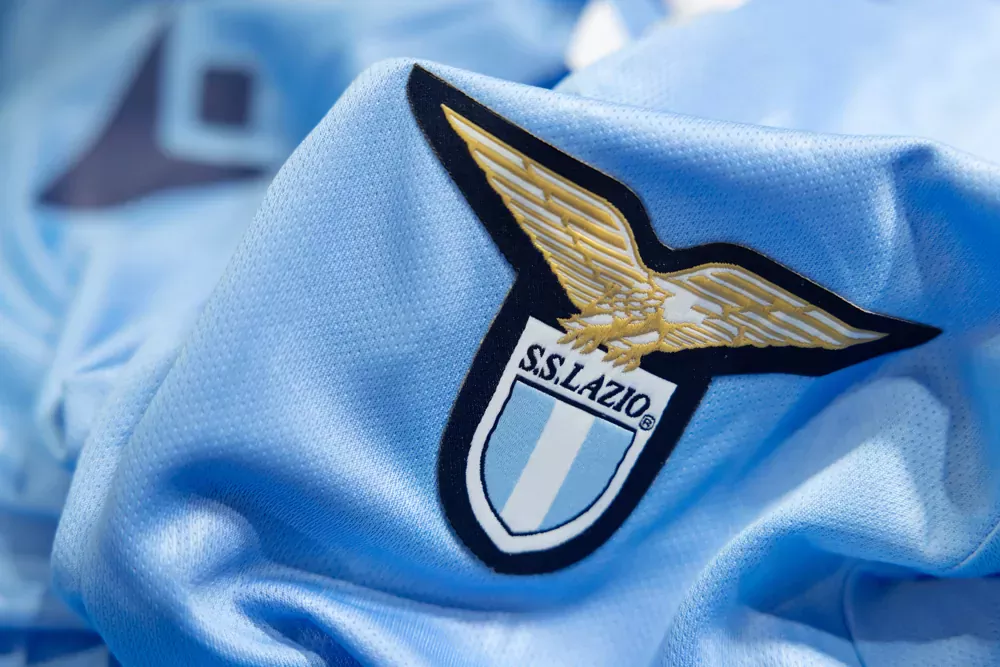 SS Lazio logo på en tröja