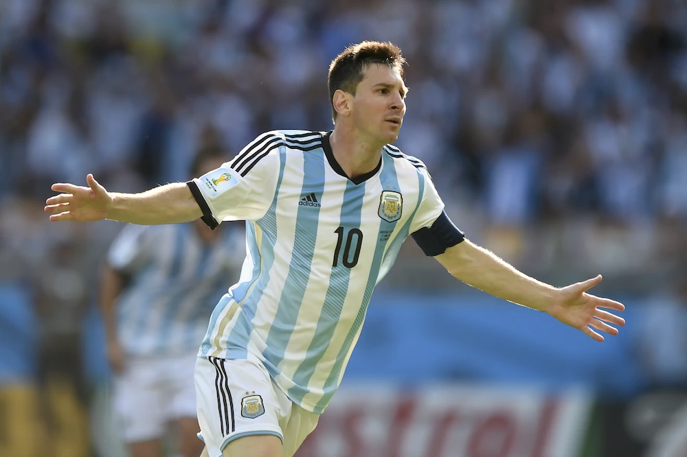 Lionel Messi firar ett mål för Argentina